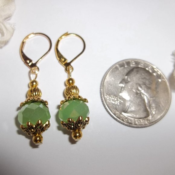 Sparkly Earrings Set Green Aurora Borealis and Gold Fashion Jewelry NWT 7336 - Picture 3 of 9